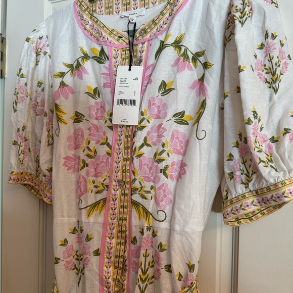 Chic Floral Mini Dress in White and Pink - Picture 2 of 4